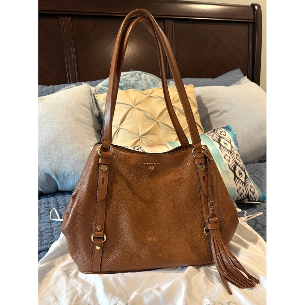 Michael Kors Carrie Large Pebbled Leather Tote Bag Luggage Brown Gold Hardware